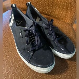 Sperry Boat Shoes - 9